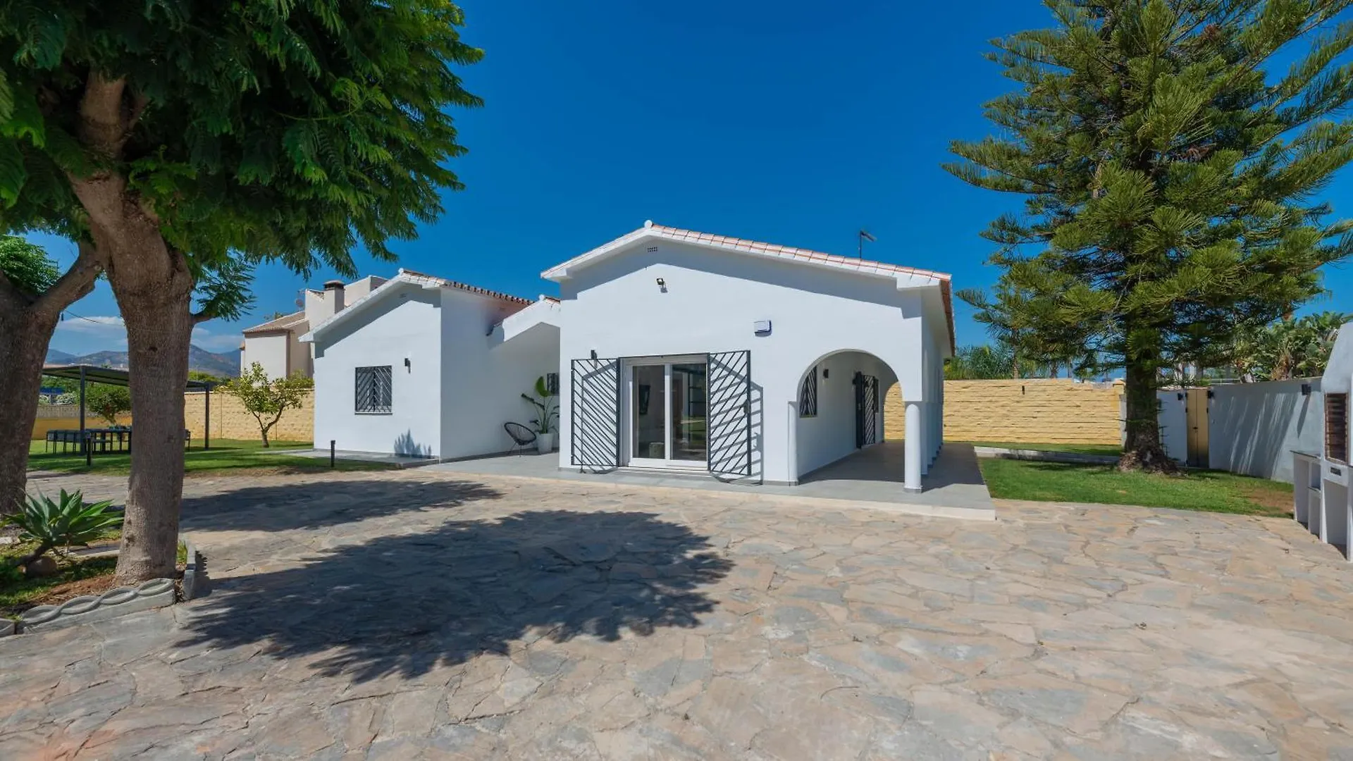 Hanami Villa La Palma Estepona 0*,  Spanien